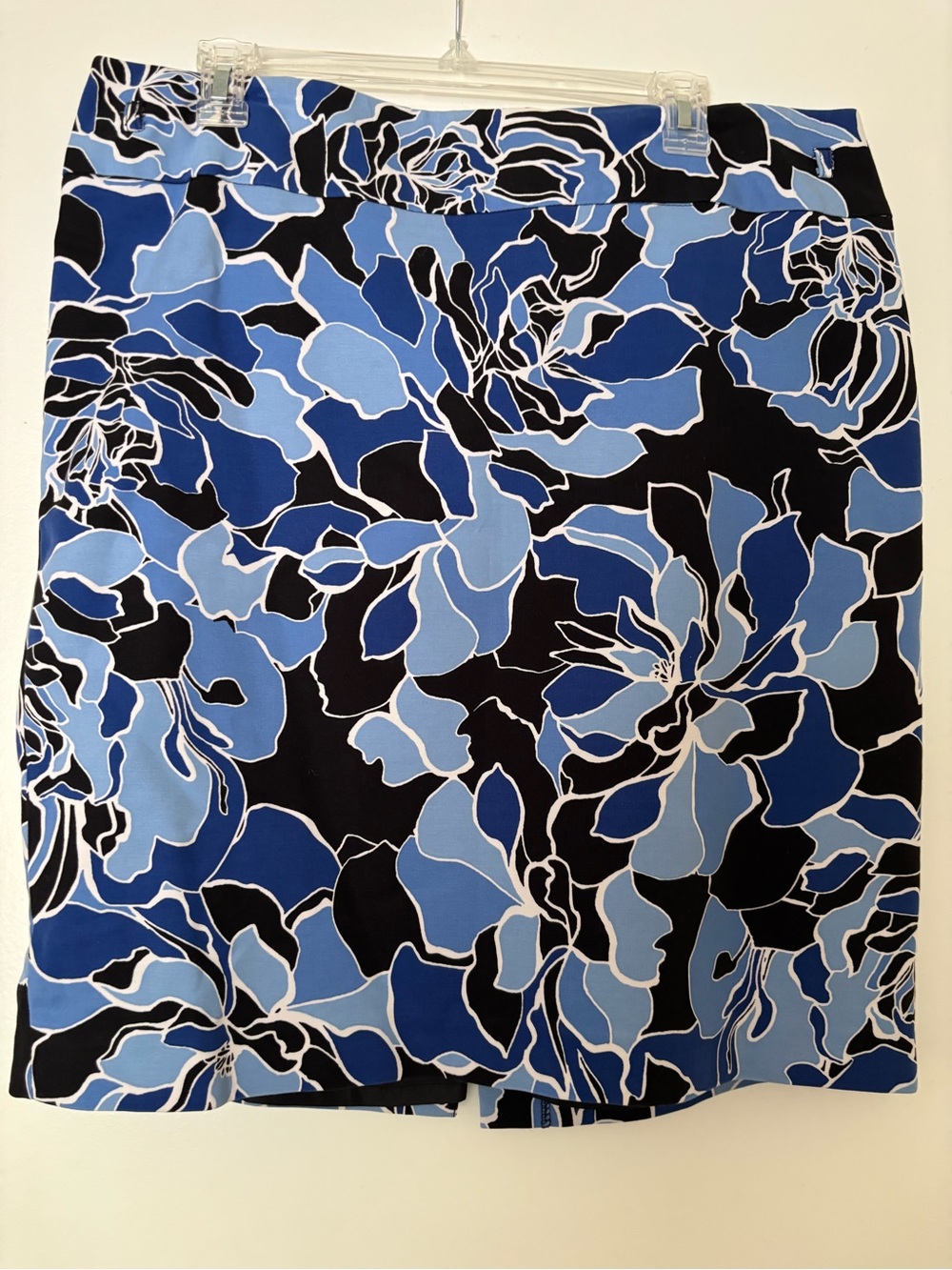 Liz Claiborne Black & Blue Floral Pencil Skirt